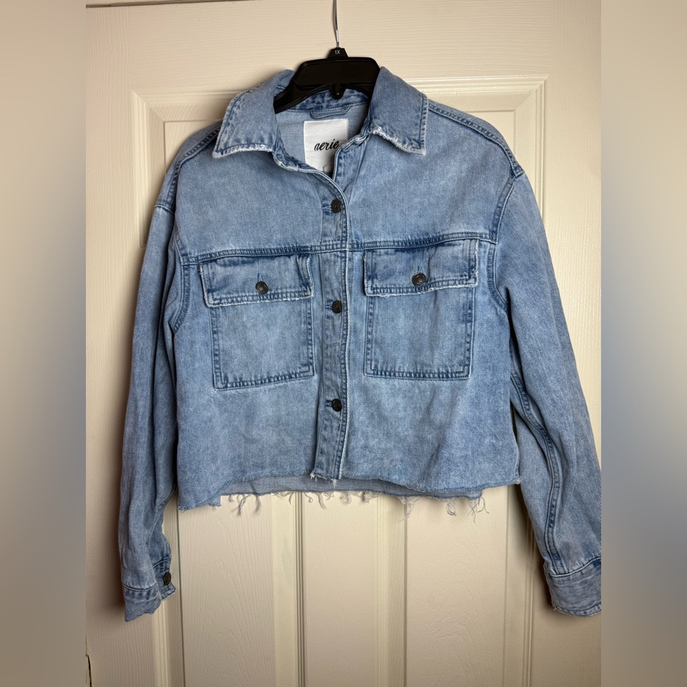 Aerie Women’s‎ Button Down Cropped Denim Jacket